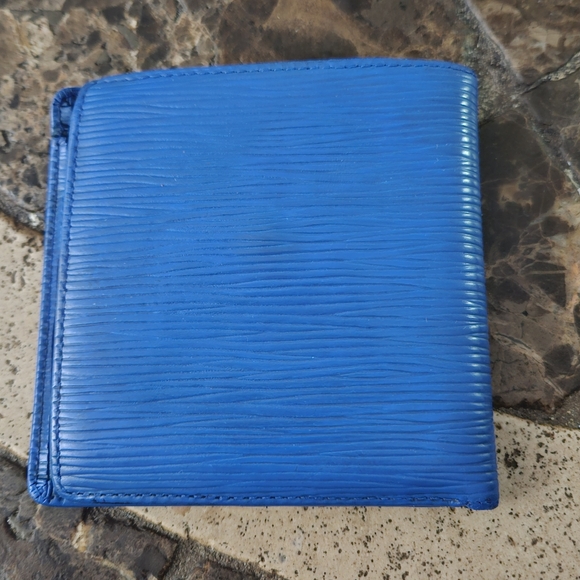 Louis Vuitton Blue Cyan Epi Leather zmens Bi Fold Wallet - Picture 3 of 11